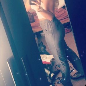 Kensie trousers size xs in grey.